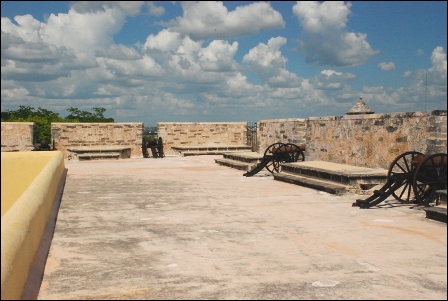 Museo De Arqueología Maya, Fuerte De San Miguel : Museos México ...